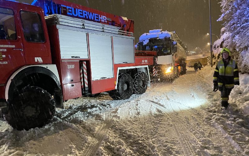 Schnee Dauereinsatz in der Stadt Villach (Bild 4)